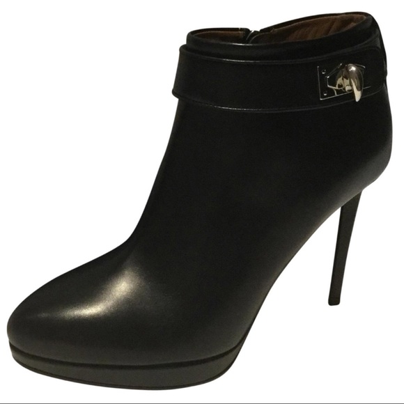 Givenchy Shoes - 📌 SOLD📌 GIVENCHY SHARK-TOOTH TURN-LOCK BOOTS.